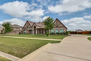 217 Castle Creek Dr, Red Oak, TX 75154 - Photo 4