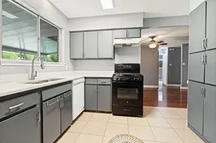 3122 Cheyenne St, Irving, TX 75062 - Photo 6