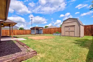308 Glenview Dr, Aubrey, TX 76227 - Photo 32