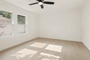 2450 Emmett St, Dallas, TX 75211 - Photo 16