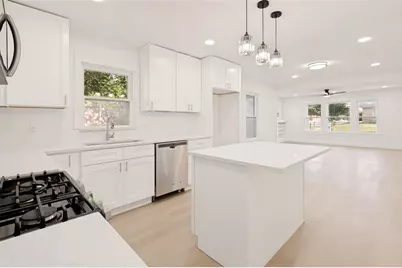2450 Emmett Street, Dallas, TX 75211 - Photo 10