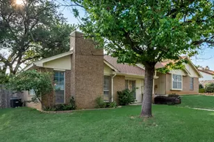 2925 Kathleen Ln, Euless, TX 76039 - Photo 2