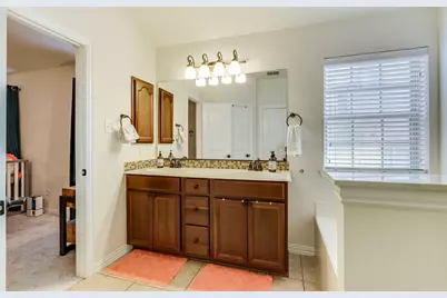 7852 Liverpool Lane, Irving, TX 75063 - Photo 24