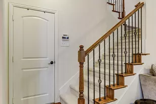 7852 Liverpool Ln, Irving, TX 75063 - Photo 22