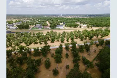 913 E Landings Drive, Granbury, TX 76049 - Photo 8