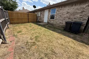 425 Signal Hill Ct N, Fort Worth, TX 76112 - Photo 14