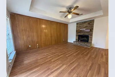 425 Signal Hill Court N, Fort Worth, TX 76112 - Photo 2