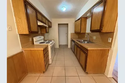 425 Signal Hill Court N, Fort Worth, TX 76112 - Photo 6