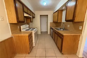 425 Signal Hill Ct N, Fort Worth, TX 76112 - Photo 6