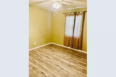 601 Bentwood Drive, Lewisville, TX 75067 - Photo 10