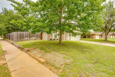 2135 Reverchon Drive, Arlington, TX 76017 - Photo 4