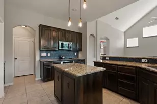 654 Plum Dr, Burleson, TX 76028 - Photo 14