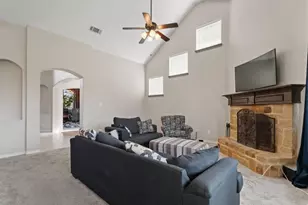 654 Plum Dr, Burleson, TX 76028 - Photo 6