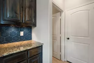 654 Plum Dr, Burleson, TX 76028 - Photo 12