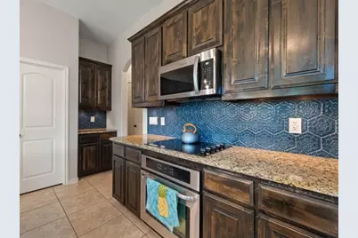 654 Plum Drive, Burleson, TX 76028 - Photo 10