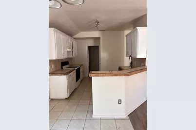 1029 Morrison Drive, Fort Worth, TX 76120 - Photo 4