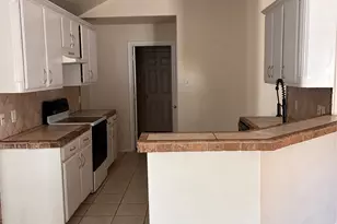1029 Morrison Dr, Fort Worth, TX 76120 - Photo 4