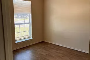 1029 Morrison Dr, Fort Worth, TX 76120 - Photo 10