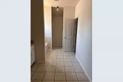 1029 Morrison Drive, Fort Worth, TX 76120 - Photo 6