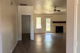 1029 Morrison Dr, Fort Worth, TX 76120 - Photo 2