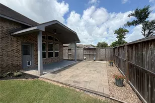 114 Woodridge Xing, Clute, TX 77531 - Photo 30