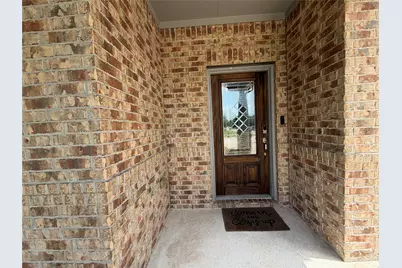 114 Woodridge Crossing, Clute, TX 77531 - Photo 4