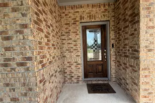 114 Woodridge Xing, Clute, TX 77531 - Photo 4