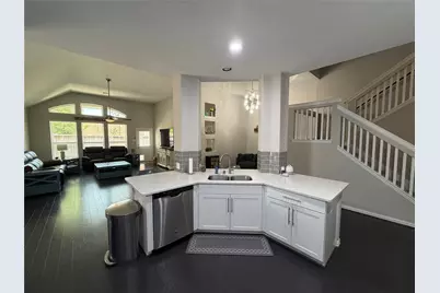 114 Woodridge Crossing, Clute, TX 77531 - Photo 10