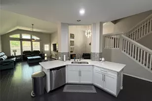 114 Woodridge Xing, Clute, TX 77531 - Photo 10