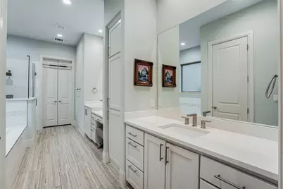 904 Waterpoint Court E, Granbury, TX 76048 - Photo 16