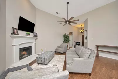 545 Wild Ivy Trail, Fort Worth, TX 76052 - Photo 2