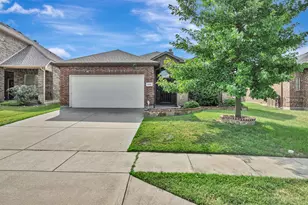 545 Wild Ivy Trail, Fort Worth, TX 76052 - Photo 2