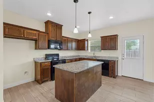 2103 Oliver St, Greenville, TX 75401 - Photo 6