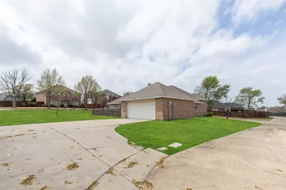 4500 Saddlebrook Drive, Carrollton, TX 75010 - Photo 26