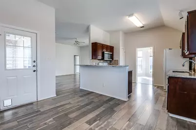 4500 Saddlebrook Drive, Carrollton, TX 75010 - Photo 10