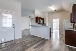 4500 Saddlebrook Dr, Carrollton, TX 75010 - Photo 10