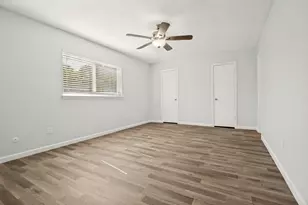 1149 Meadow Creek Ct, Lancaster, TX 75146 - Photo 8