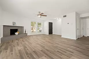 1149 Meadow Creek Ct, Lancaster, TX 75146 - Photo 2
