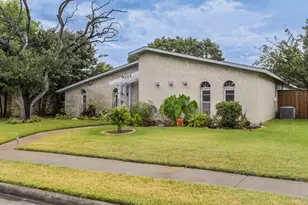 705 Bluebonnet Dr, Grand Prairie, TX 75052 - Photo 2