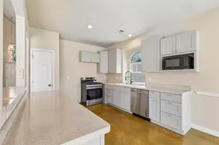 5376 Lake Chelen Dr, Fort Worth, TX 76137 - Photo 6