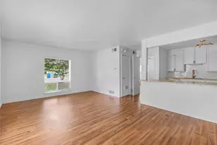 4723 Victor St, Dallas, TX 75246 - Photo 2