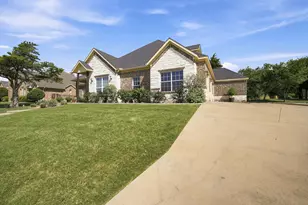1906 Clearview Dr, Ennis, TX 75119 - Photo 4