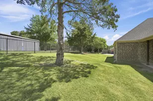 1906 Clearview Dr, Ennis, TX 75119 - Photo 26