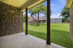 1906 Clearview Dr, Ennis, TX 75119 - Photo 26