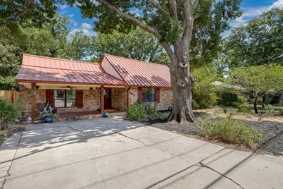 2105 Emerson Lane, Denton, TX 76209 - Photo 2
