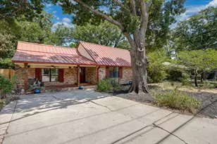 2105 Emerson Ln, Denton, TX 76209 - Photo 2