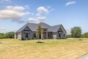 761 Burr Oak Ln, Weatherford, TX 76085 - Photo 2