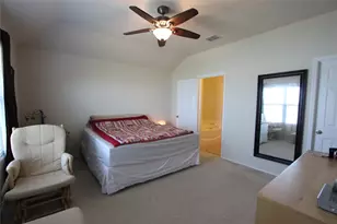 1810 Bayfront Dr, Dallas, TX 75051 - Photo 6