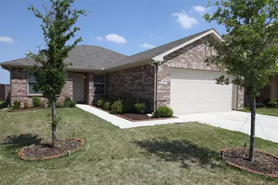 1810 Bayfront Drive, Dallas, TX 75051 - Photo 2