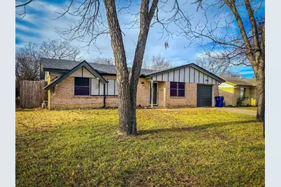 549 NW Hillery Street, Burleson, TX 76028 - Photo 2